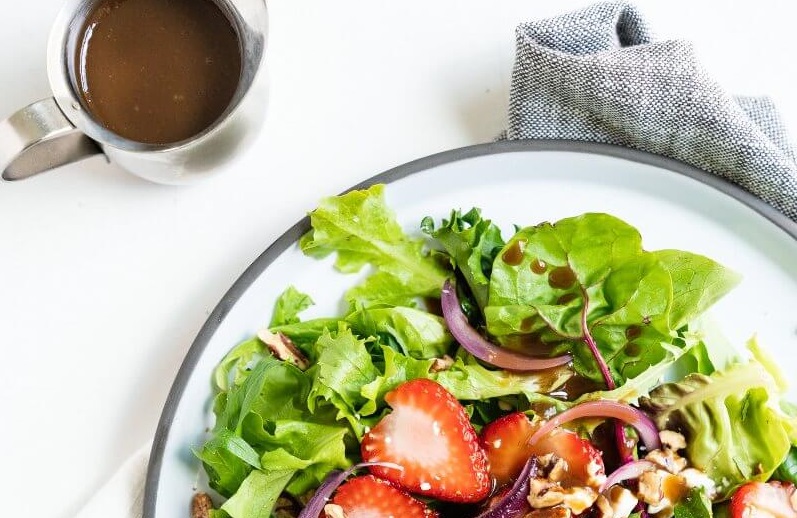 Cook With Us – Strawberry Salad With Balsamic Vinaigrette